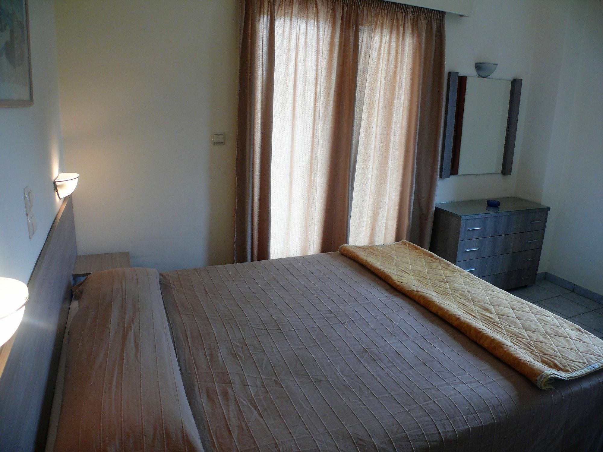 Hotel Karyatides Agia Marina  المظهر الخارجي الصورة