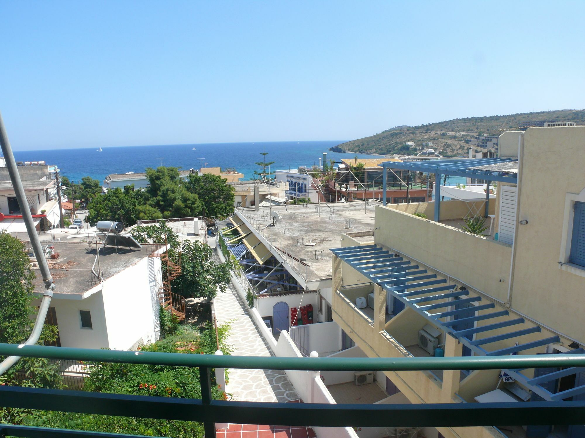 Hotel Karyatides Agia Marina  المظهر الخارجي الصورة