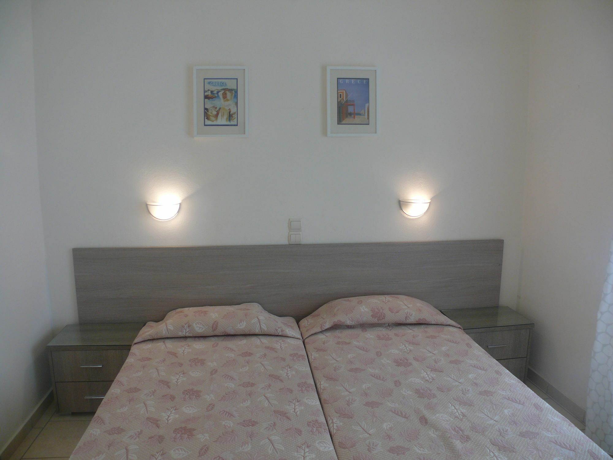 Hotel Karyatides Agia Marina  المظهر الخارجي الصورة
